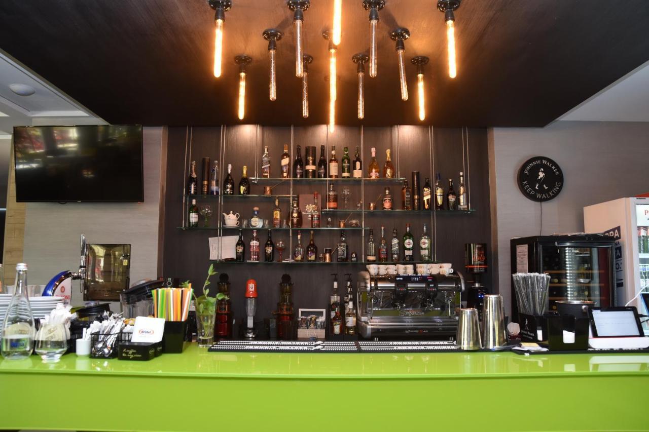 Hotel Bulevard Râmnicu Vâlcea Екстериор снимка
